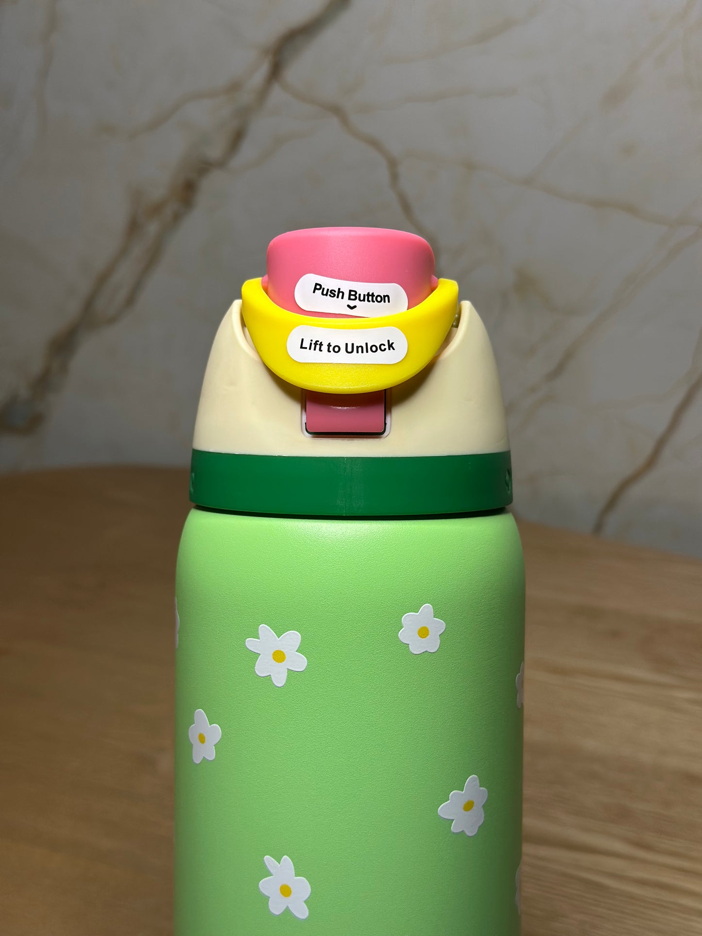 Owala 32 oz. Darling Daisy UO exclusiva FreeSip