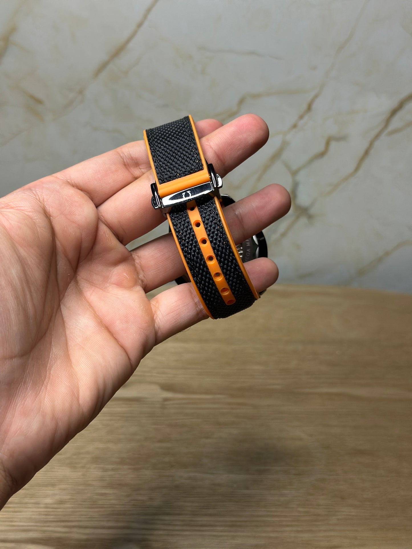 Omega Seamaster Planet Ocean AUTOMATICO fondo verde bisel naranja