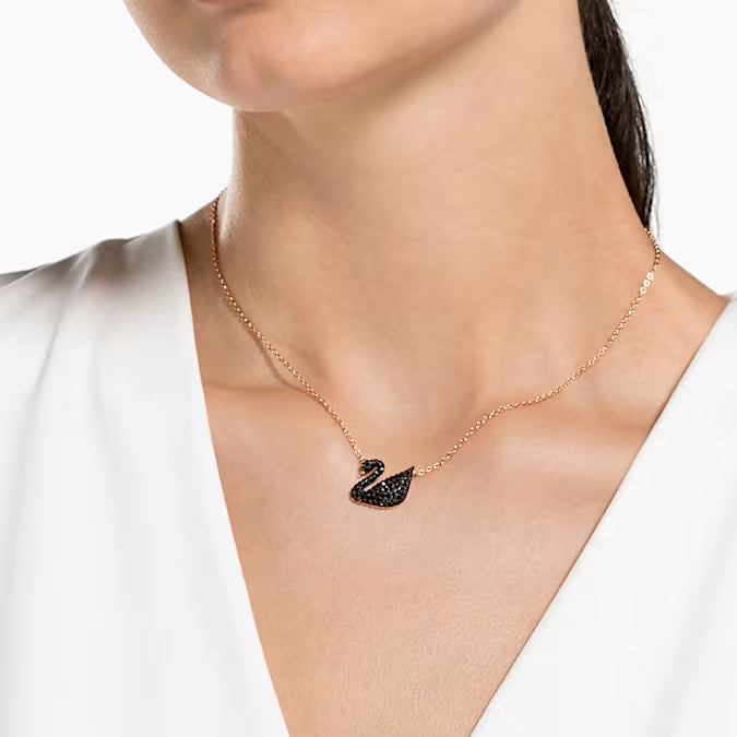 Colgante de cisne Cisne,Swarovski negro, baño de rodio