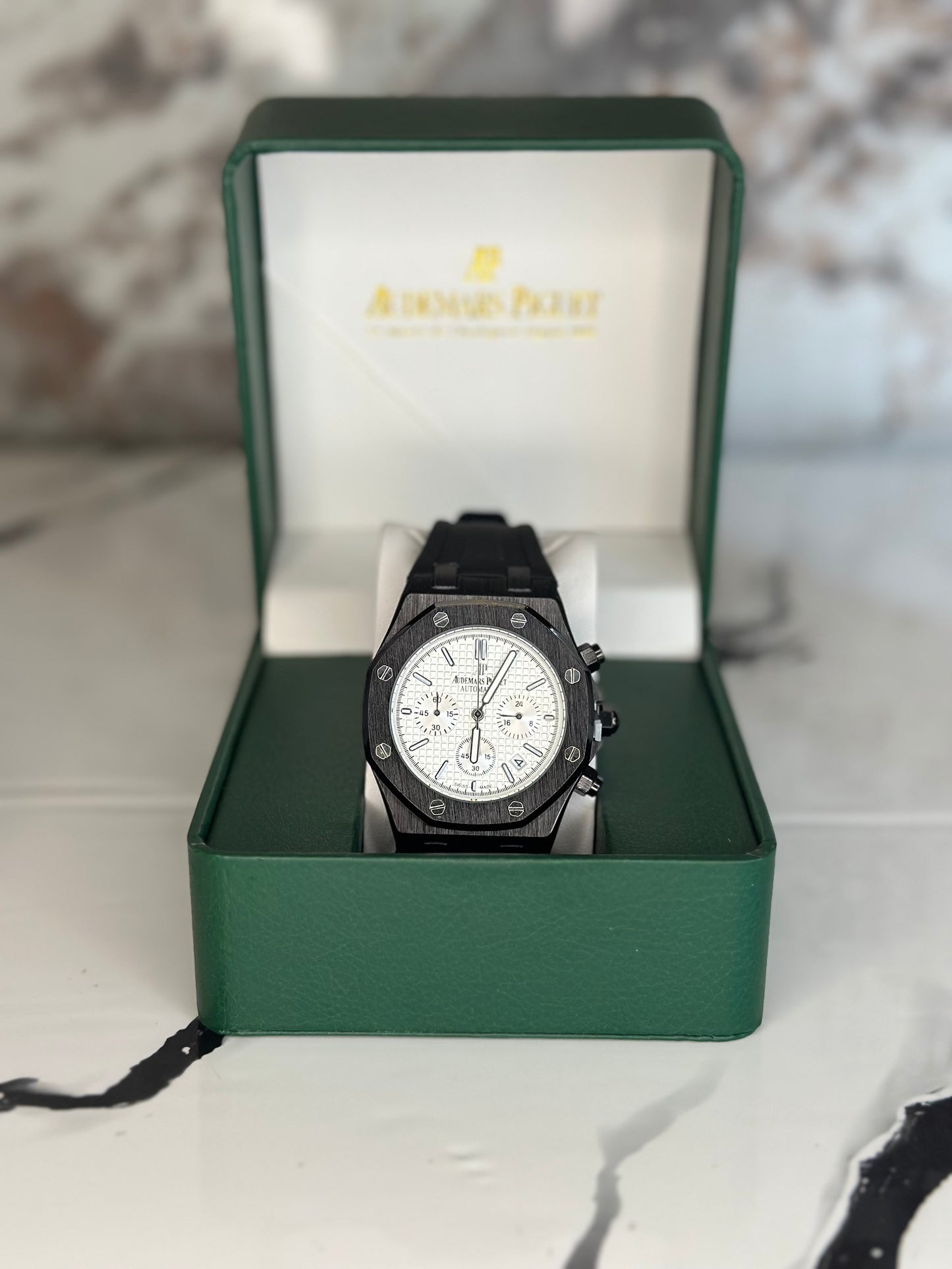 Audemars Piguet AP fondo blanco corre de goma negra cronógrafo