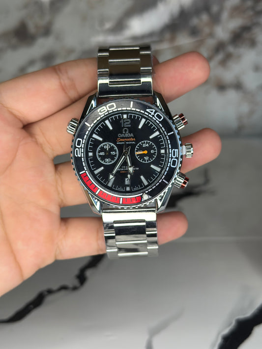 Reloj omega fondo negro pulsera metálica cronógrafo