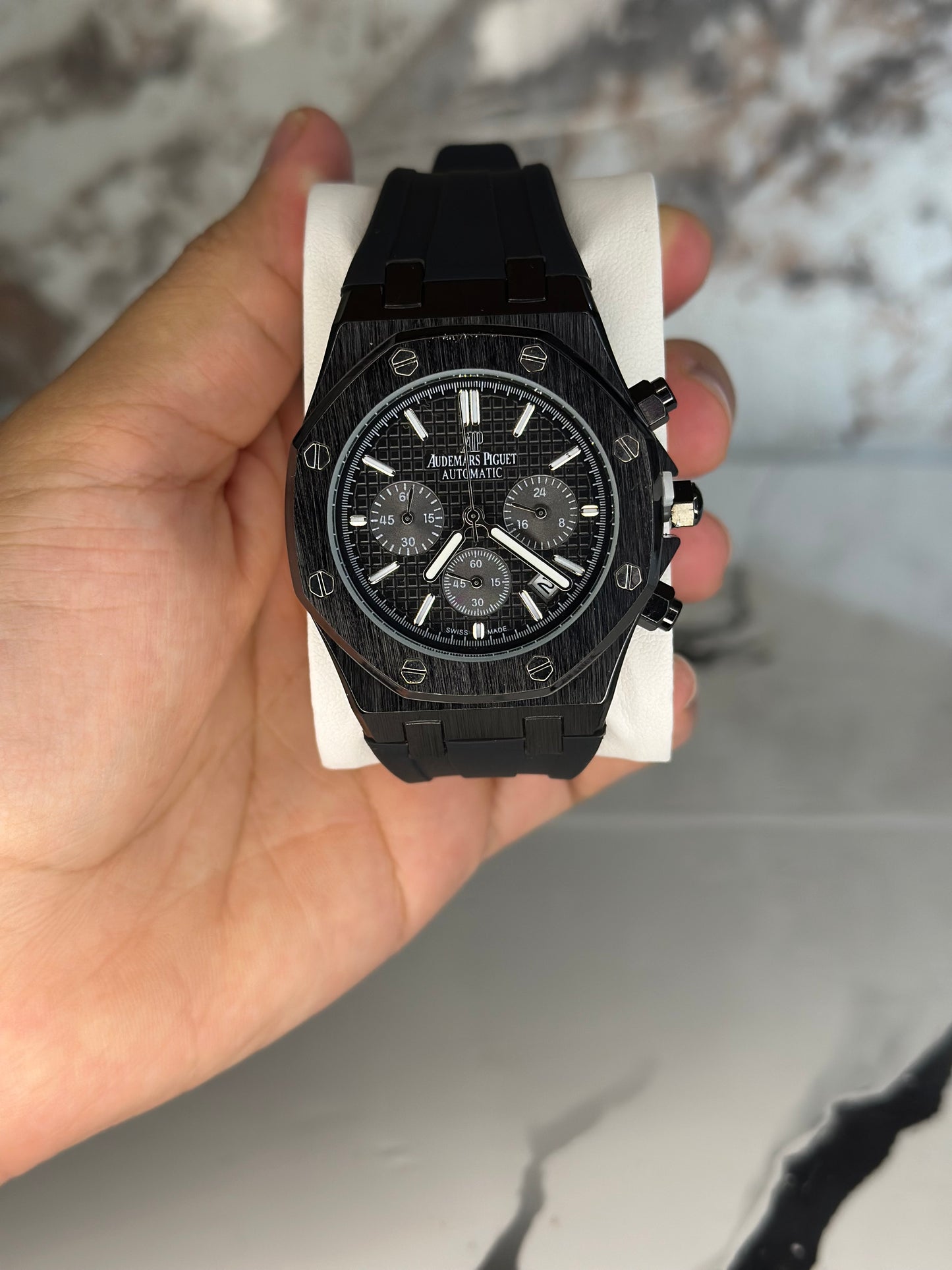 Audemars Piguet AP negro con pulsera de goma cronógrafo