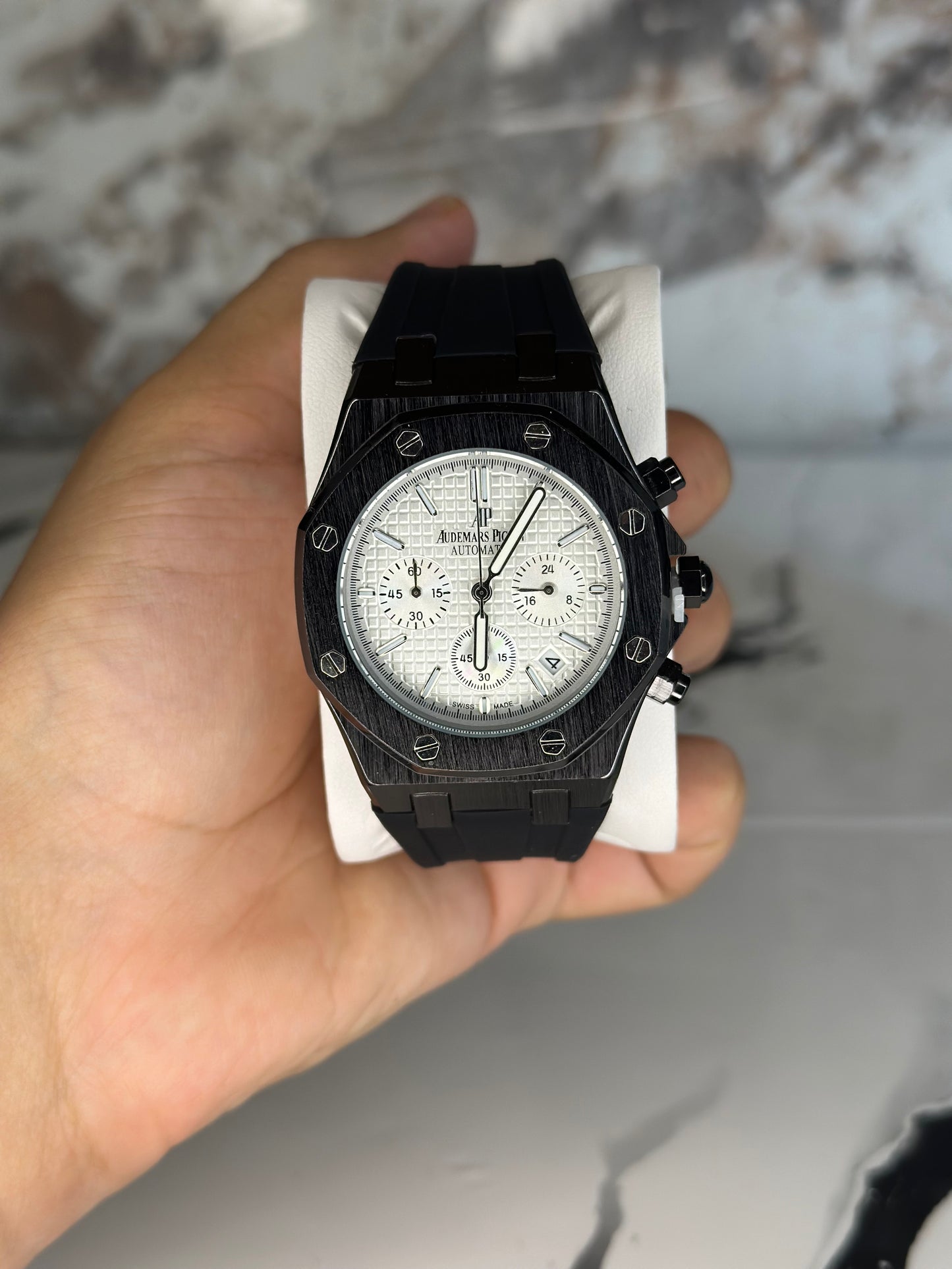 Audemars Piguet AP fondo blanco corre de goma negra cronógrafo