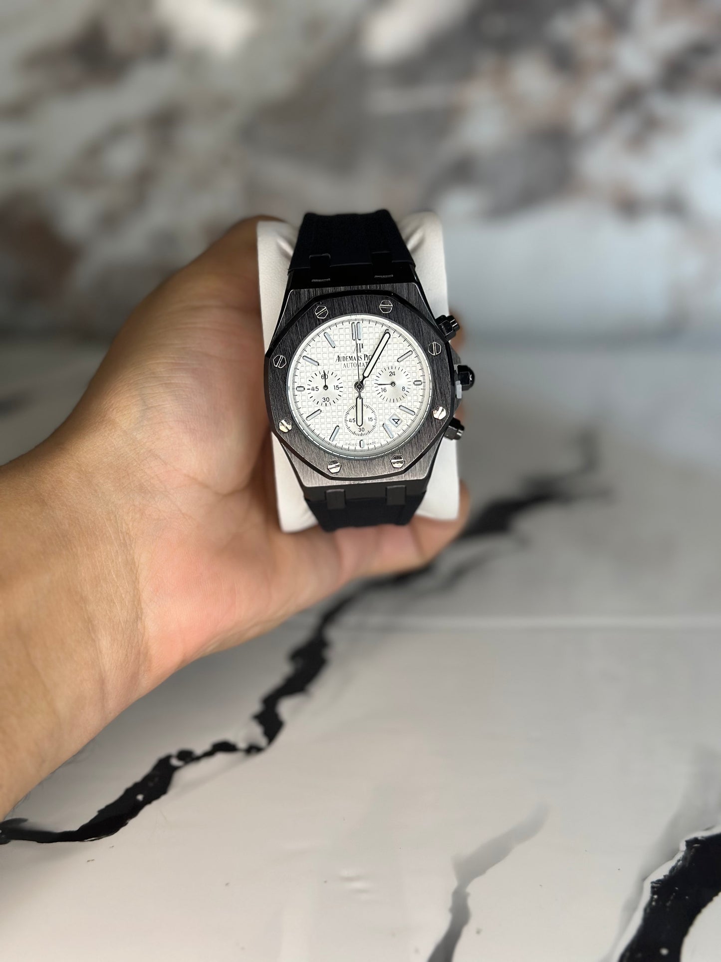 Audemars Piguet AP fondo blanco corre de goma negra cronógrafo