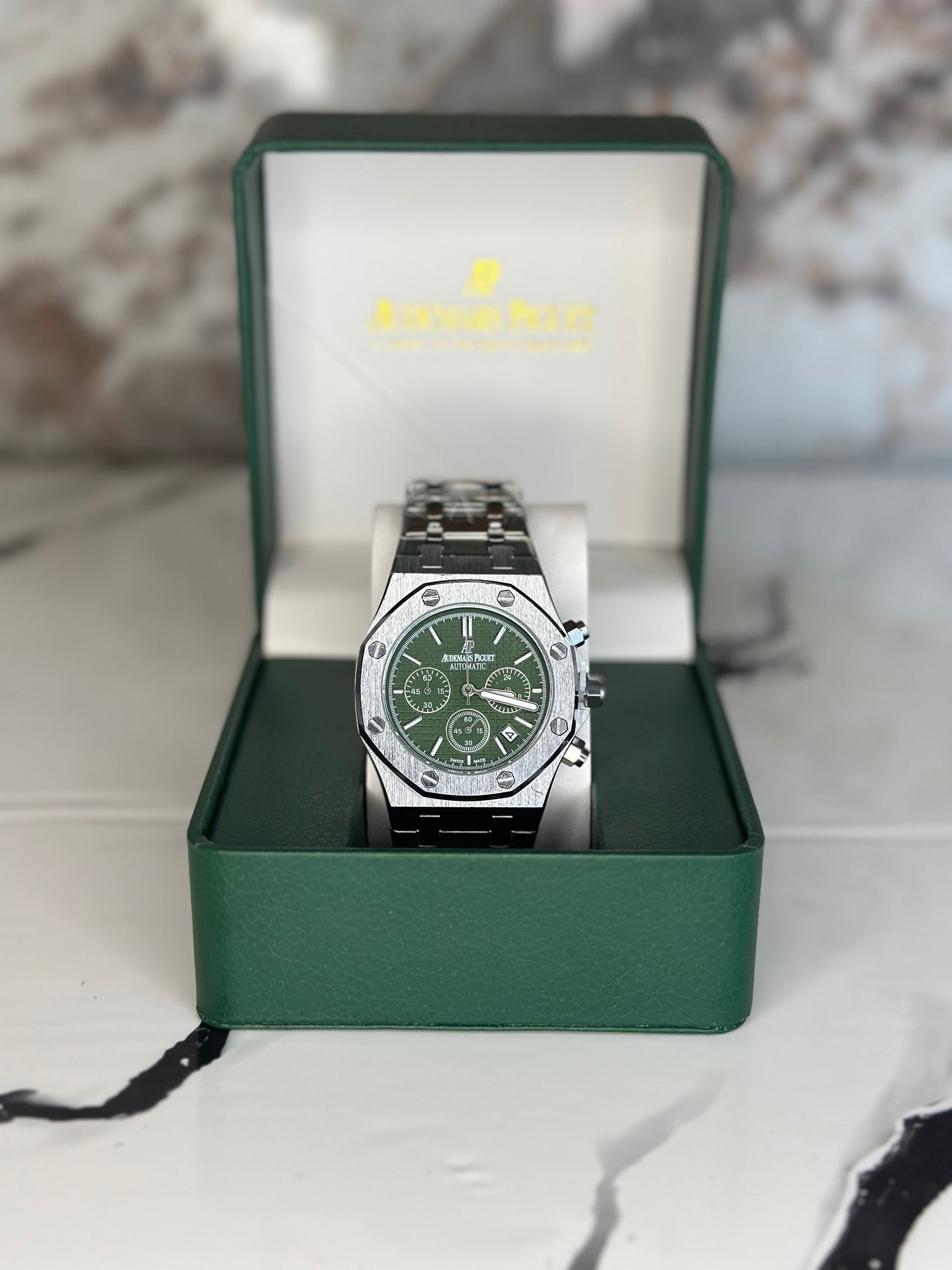 Audemars Piguet AP fondo verde bisel plateado pulsera metálica cronógrafo