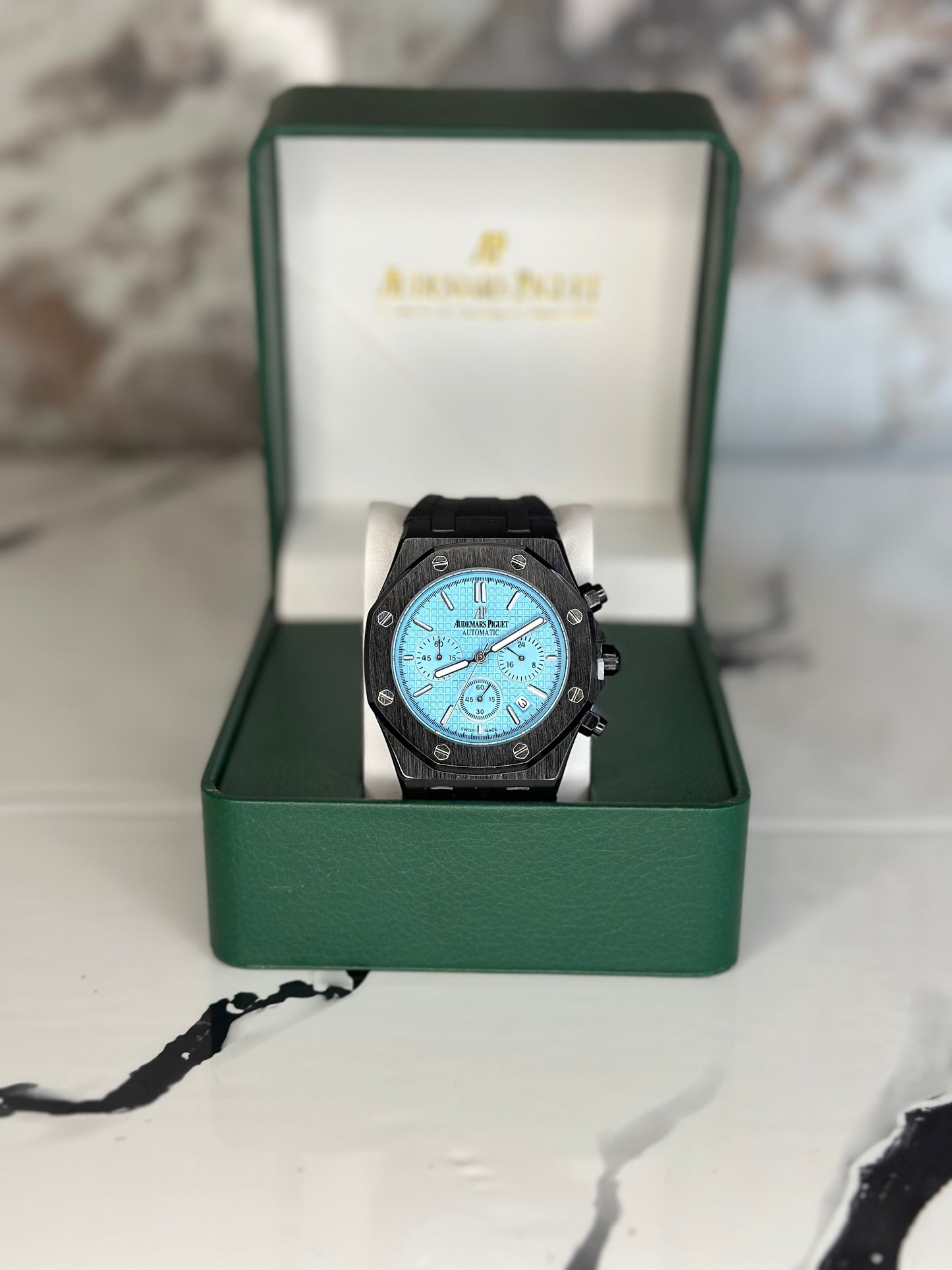 Audemars Piguet AP fondo celeste bisel negro corre de goma negra cronógrafo