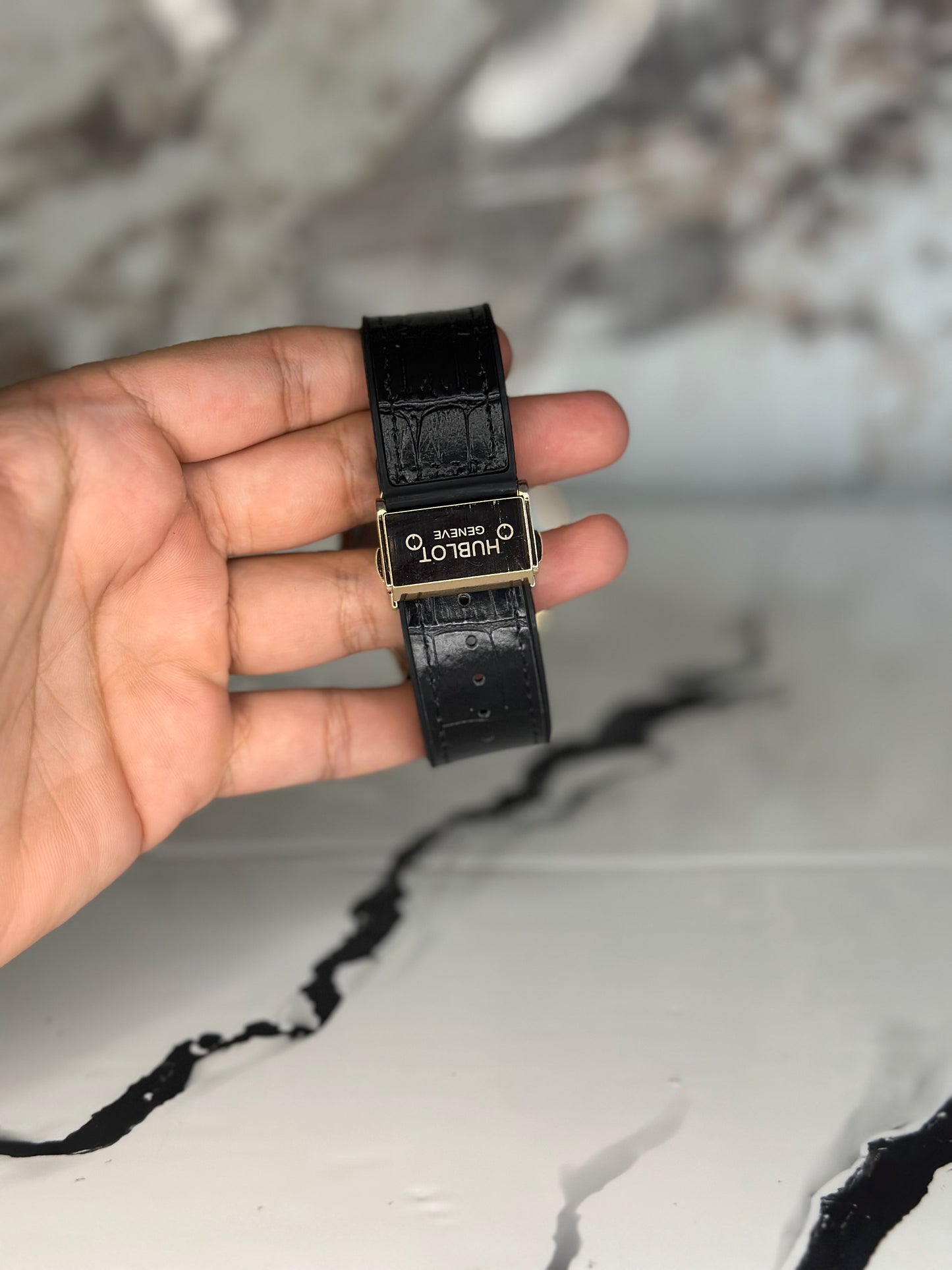 Reloj hublot automático corazón abierto fondo negro bisel rose gold pulsera de cuero