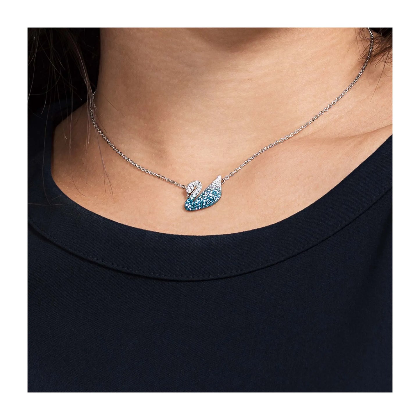 Collar Swarovski Iconic Swan con cristales multicolor