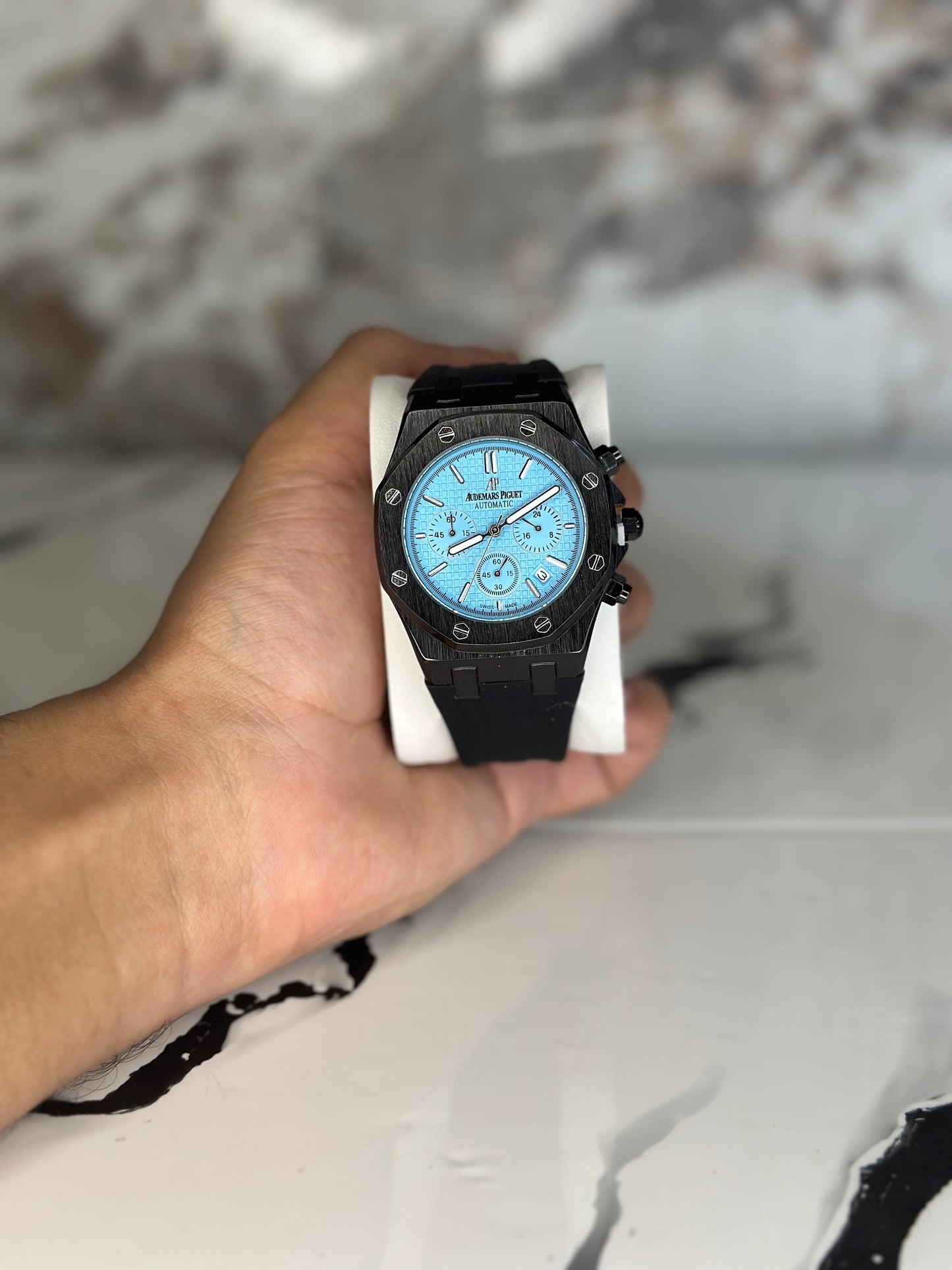 Audemars Piguet AP fondo celeste bisel negro corre de goma negra cronógrafo