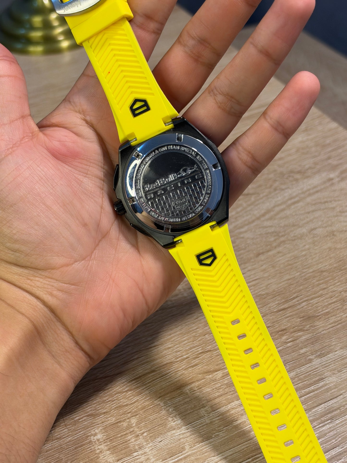TAG HEUER FORMULA 1 X ORACLE RED BULL RACING AMARILLO