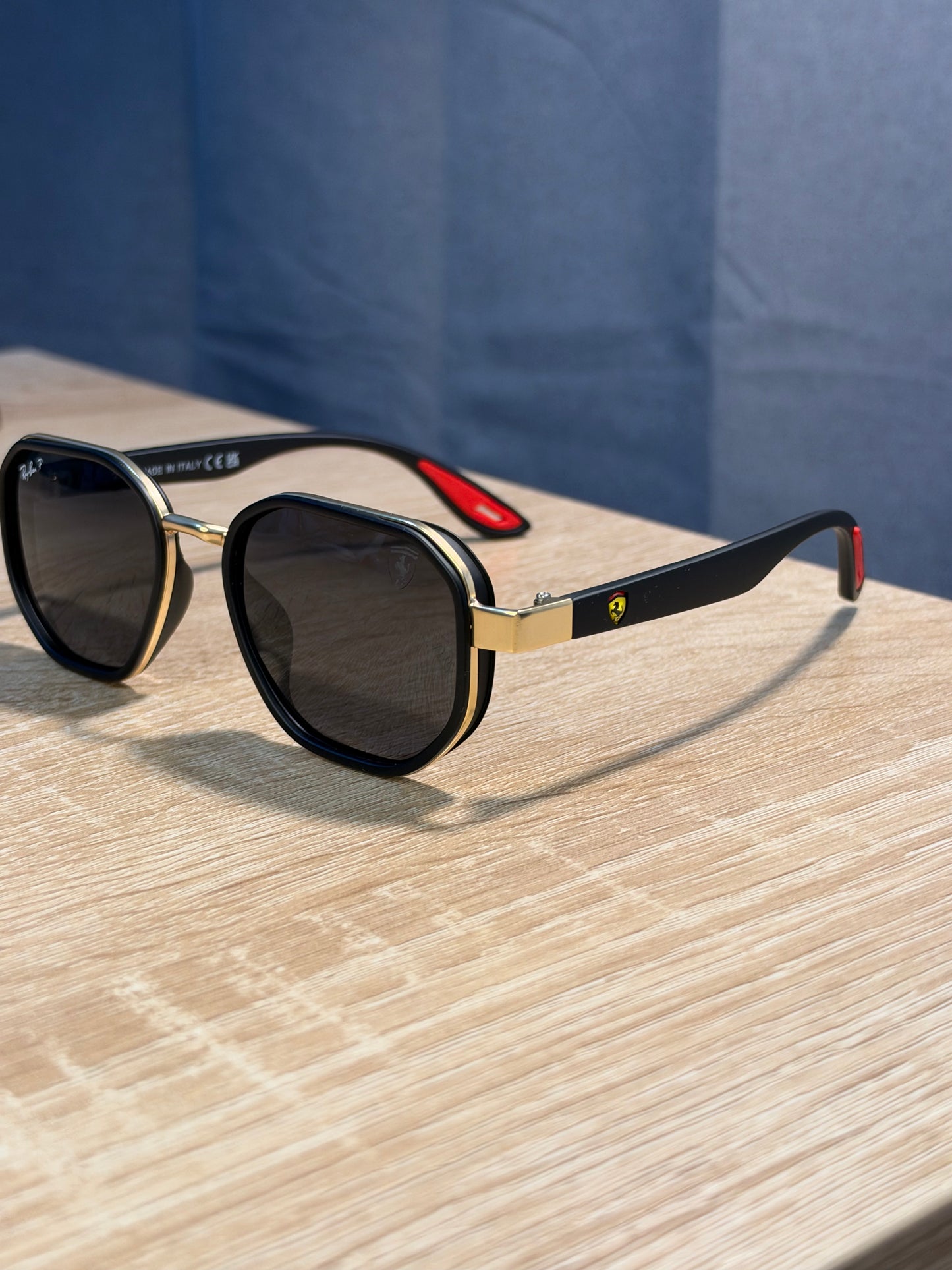 RAY-BAN X FERRARI NEGRO DORADO