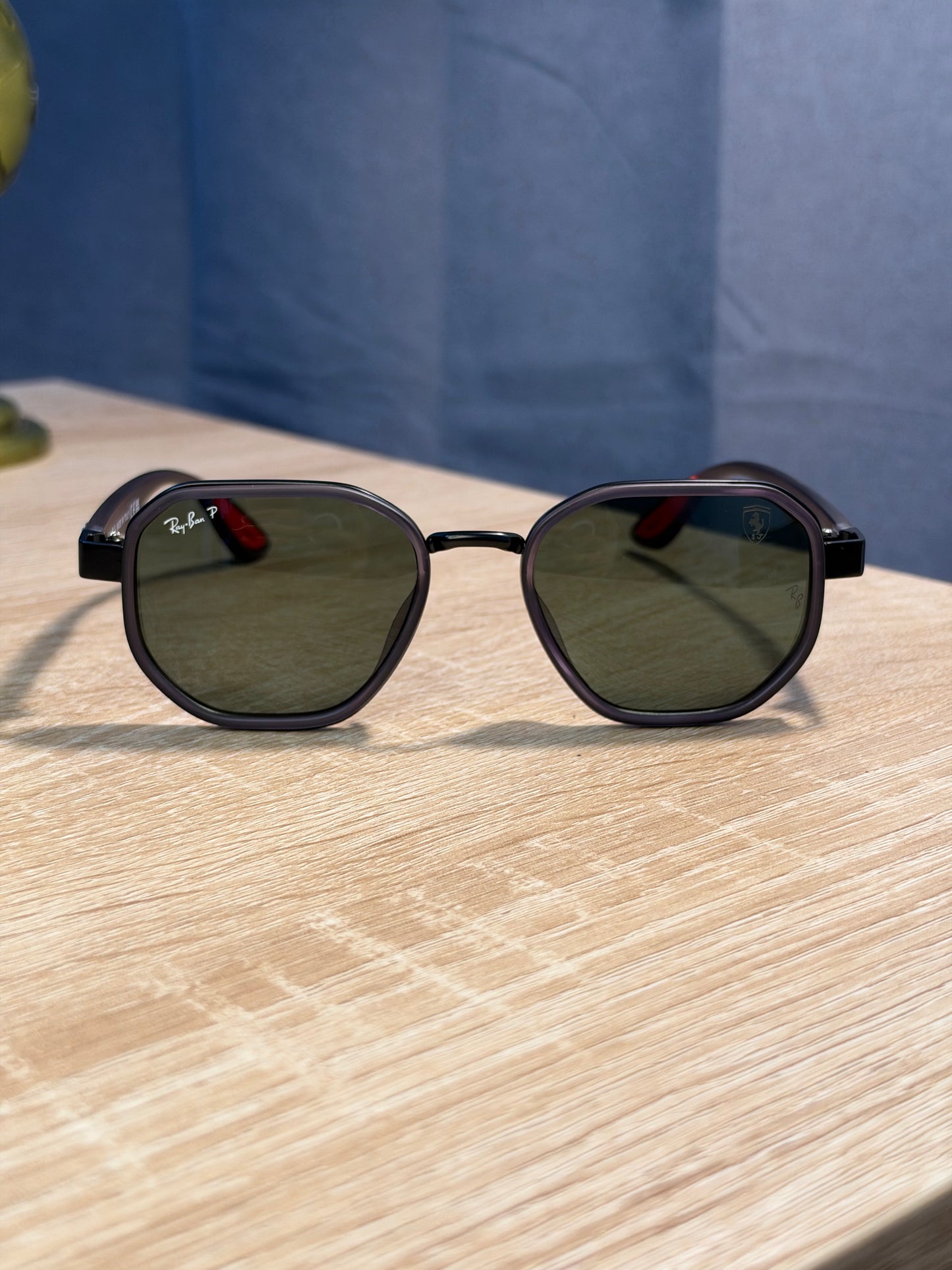 RAY-BAN X FERRARI TRANSPARENTE GRISES