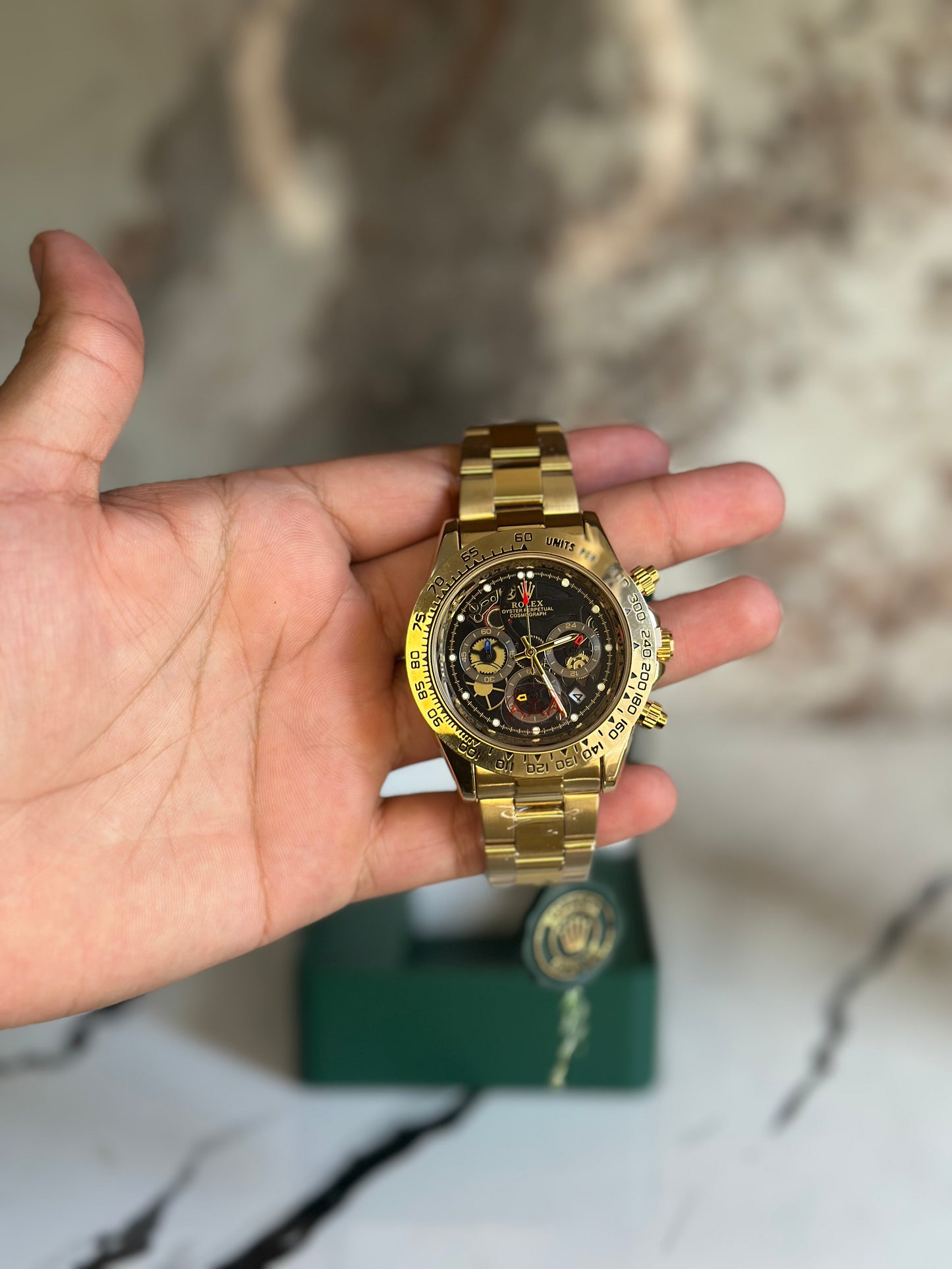 ROLEX DAYTONA DORADO FONDO NEGRO