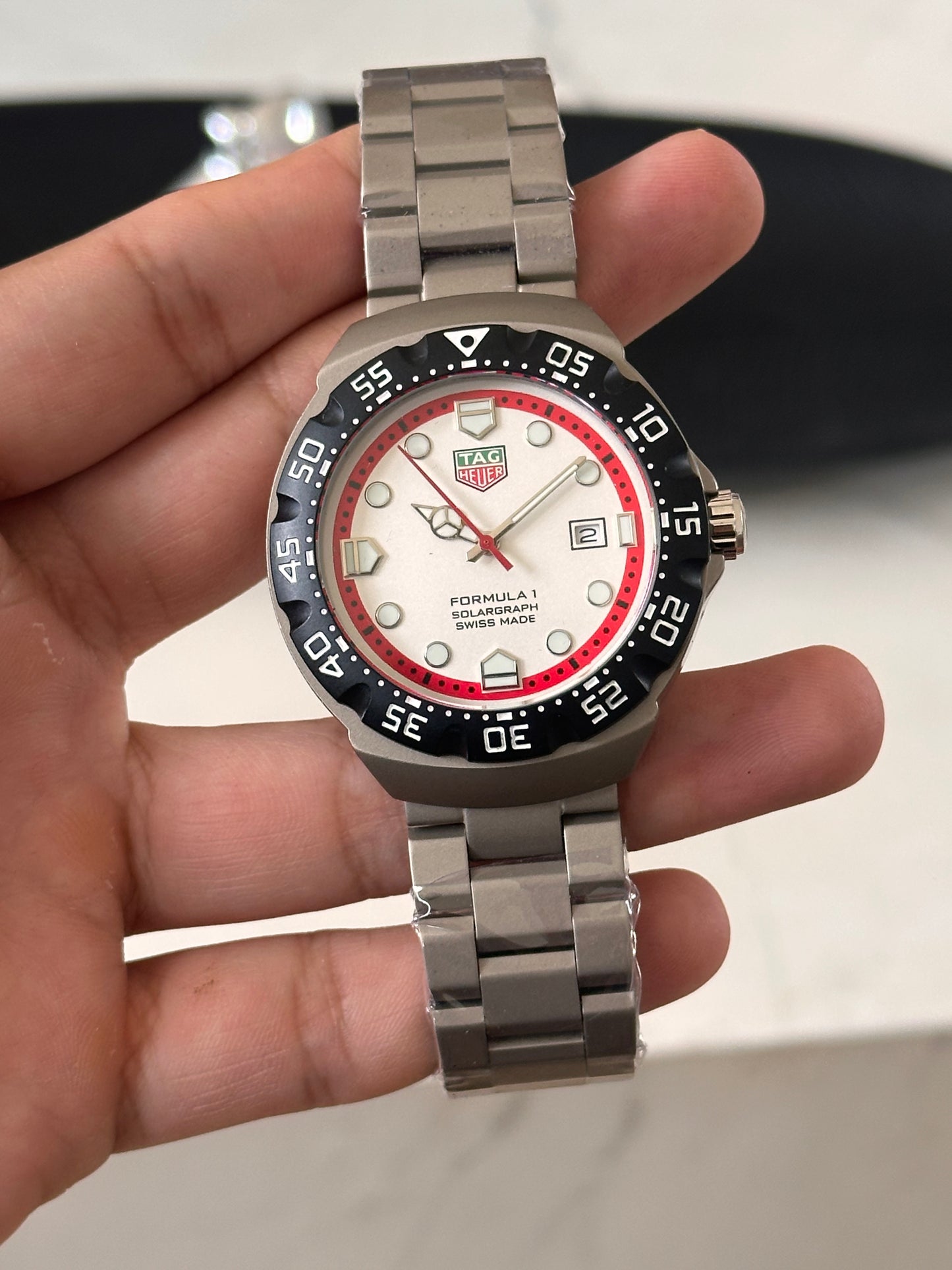 TAG HEUER FORMULA 1 CARATULA BLANCA BISEL NEGRO