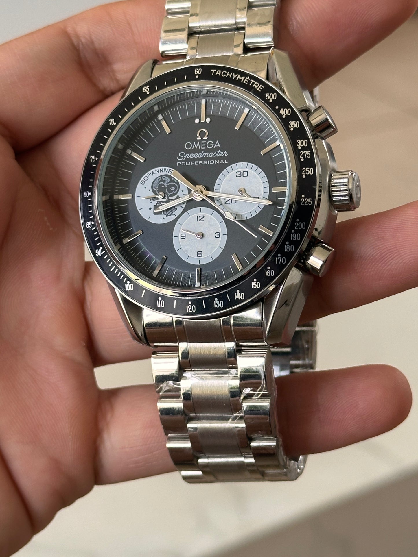 OMEGA EDICION SPECIAL SNOOPY FONDO NEGRO BISEL NEGRO