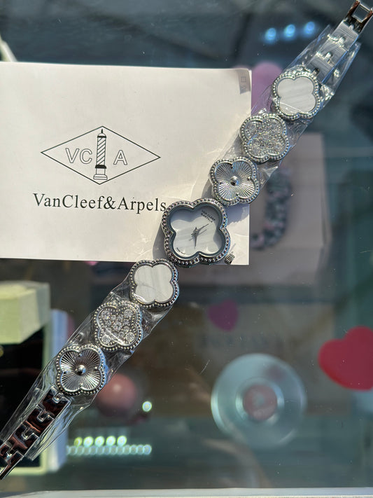 RELOJ VAN CLEEF BLANCO CON PLATEADO