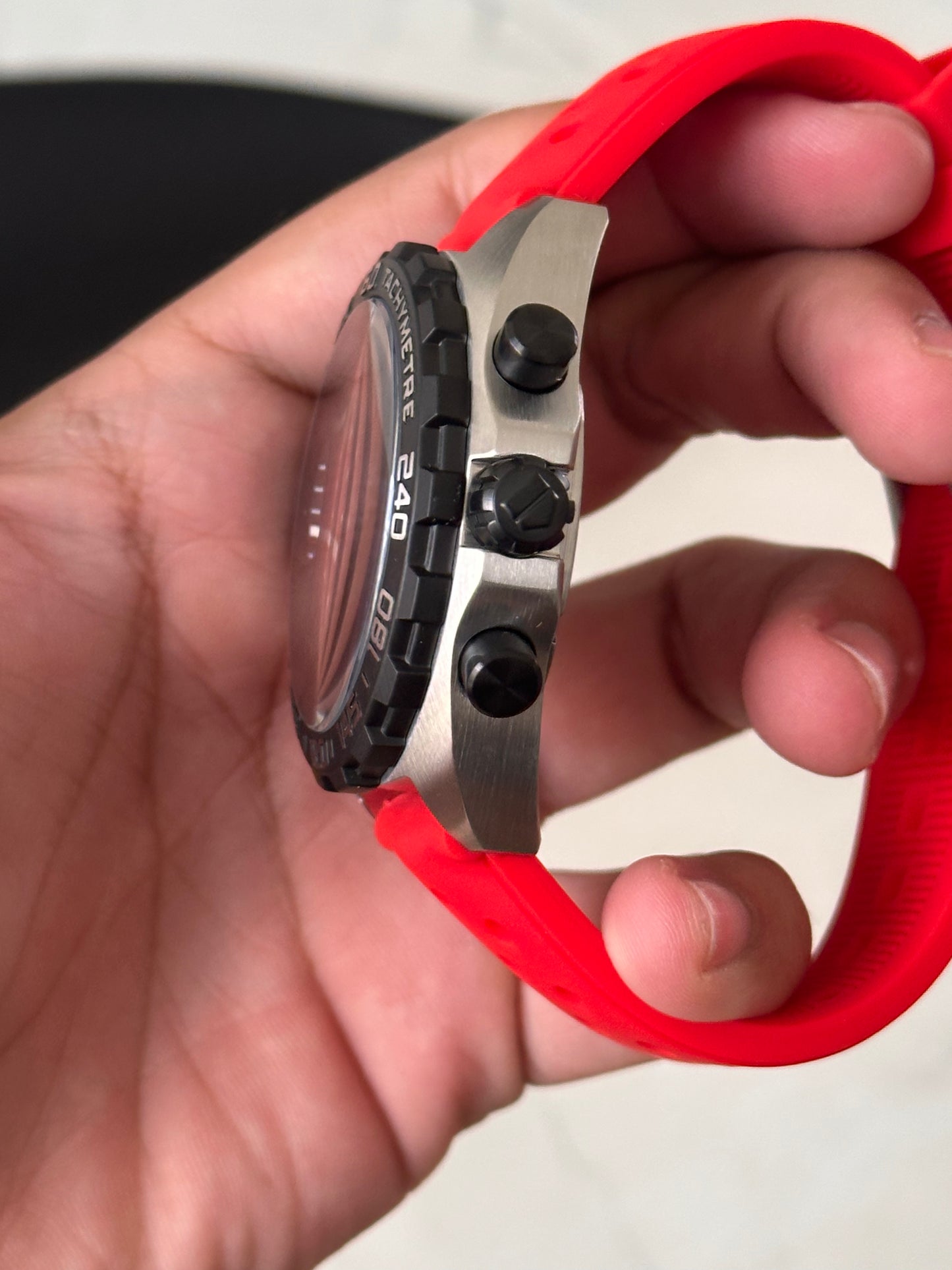 TAG HEUER FORMULA 1 RED DIAL RUBBER 44MM