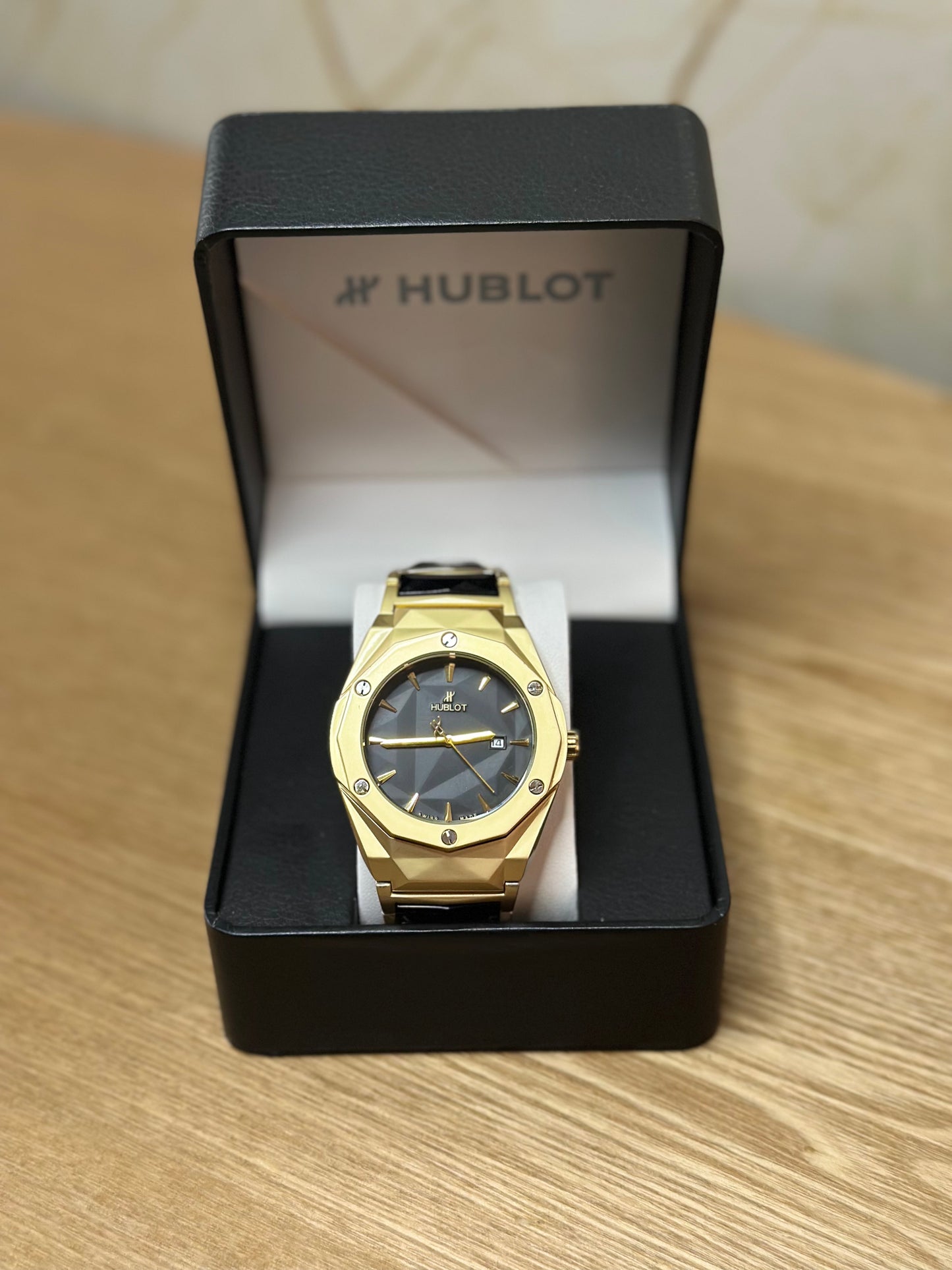 Hublot Classic Fusion DORADO FONDO NEGRO AUTOMATICO