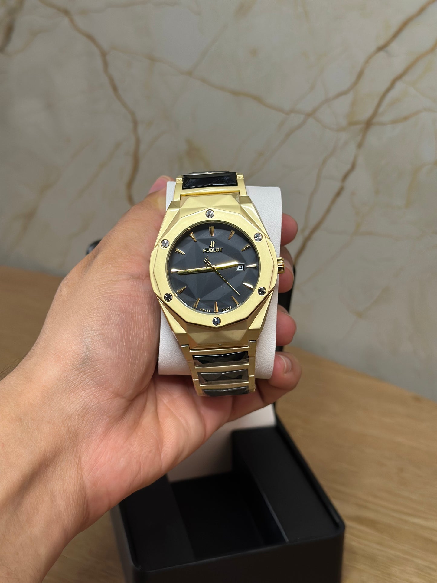 Hublot Classic Fusion DORADO FONDO NEGRO AUTOMATICO