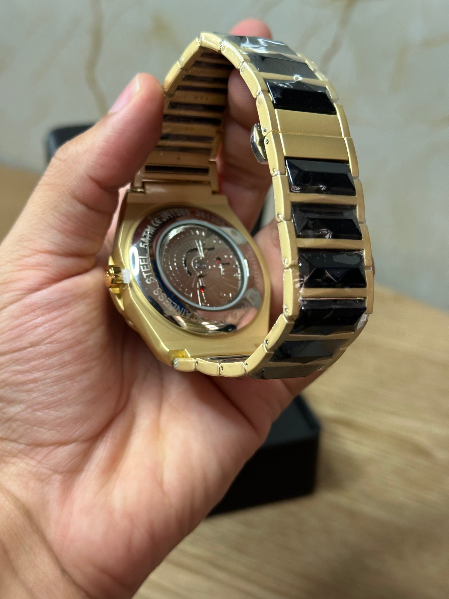 Hublot Classic Fusion DORADO FONDO NEGRO AUTOMATICO
