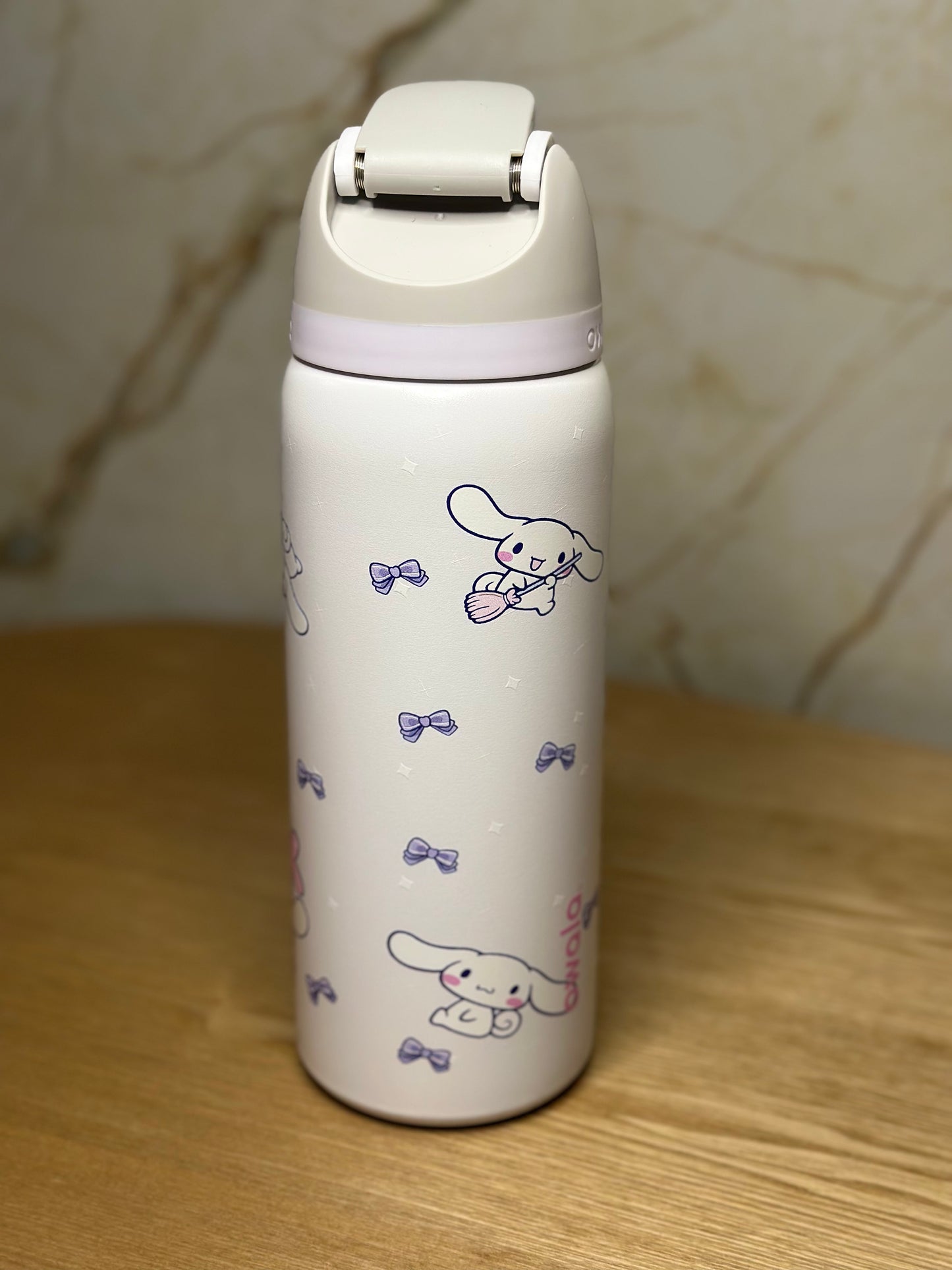 owala Freesip®32oz - Exclusive Cartoon Theme cinnamoroll