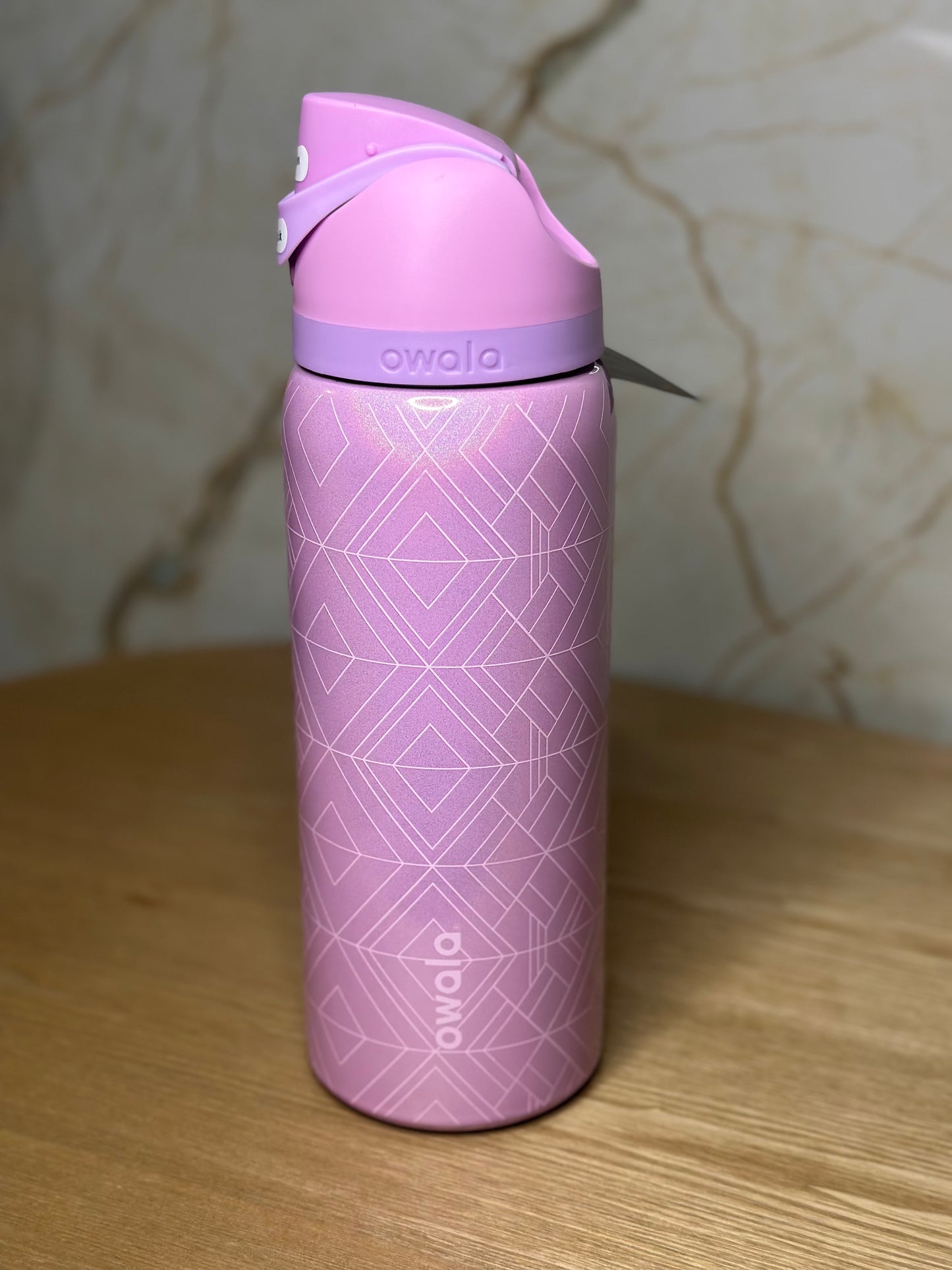 Owala x Glinda Wicked Freesip 32 oz