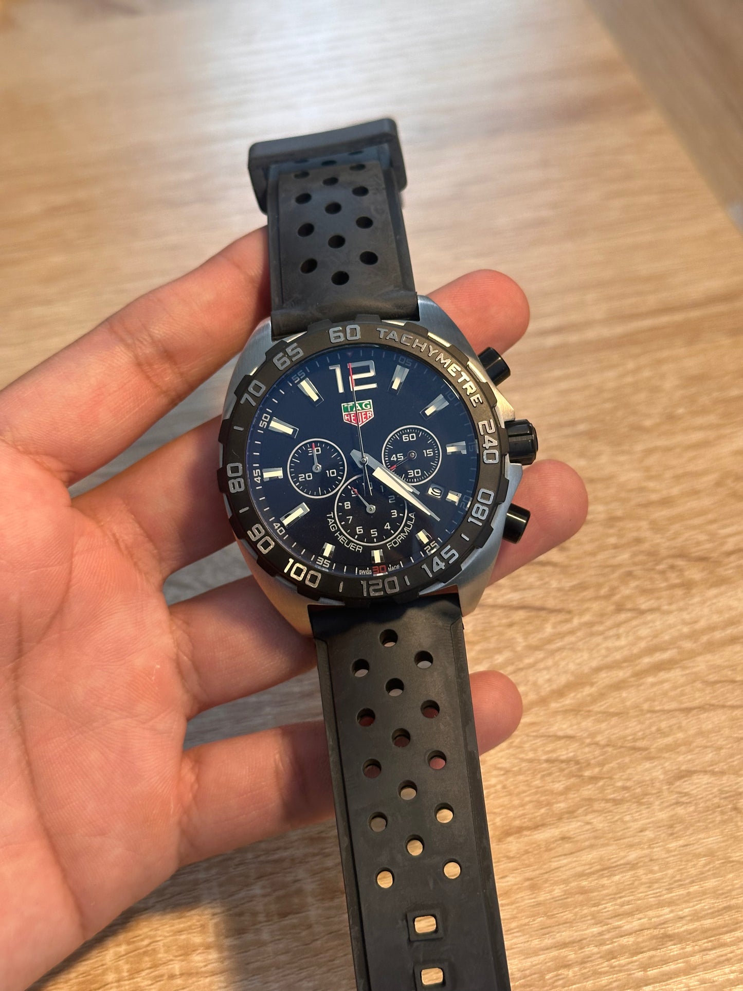 TAG HEUER BLACK RUBBER FORMULA 1 43MM