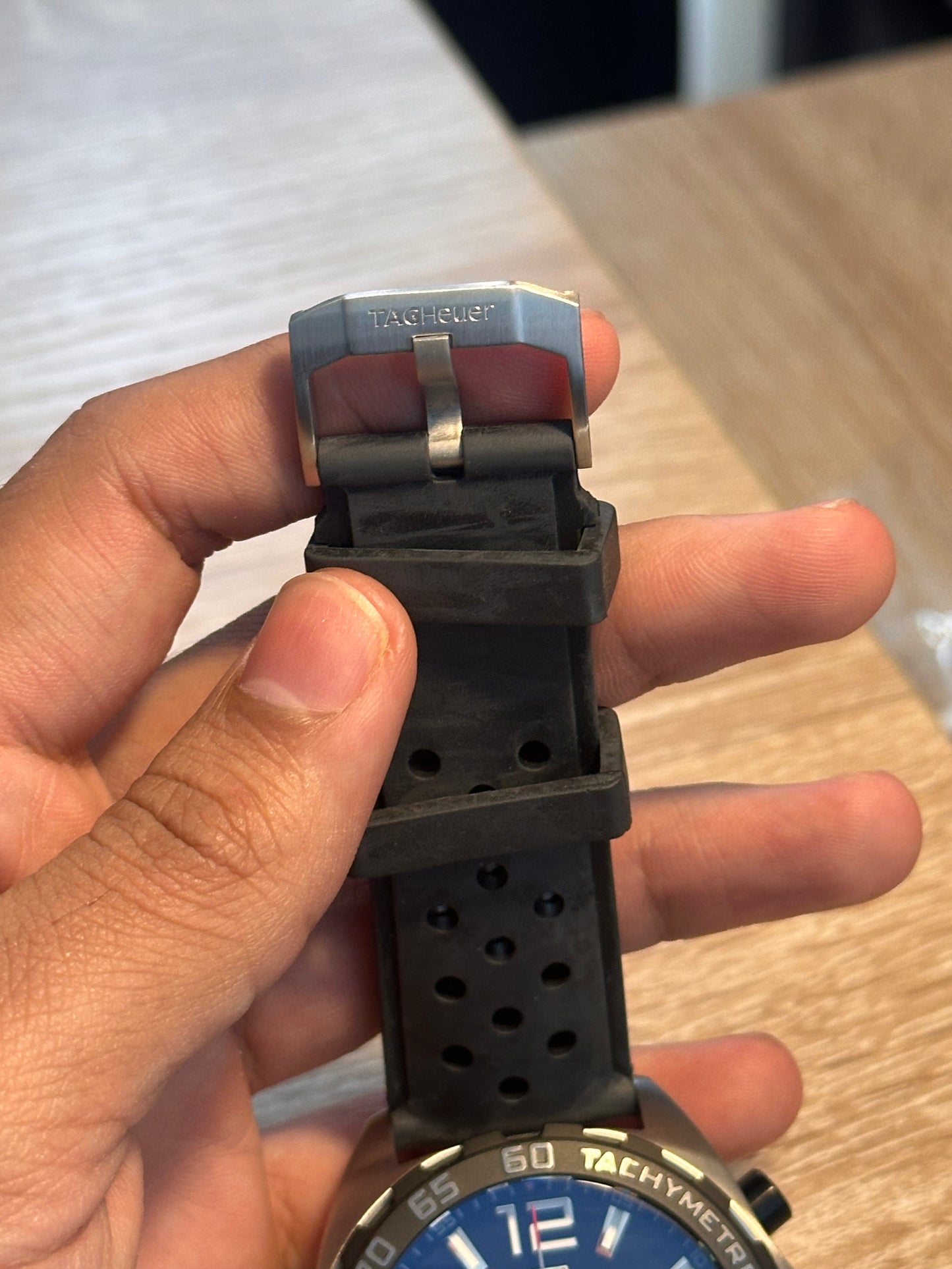 TAG HEUER BLACK RUBBER FORMULA 1 43MM