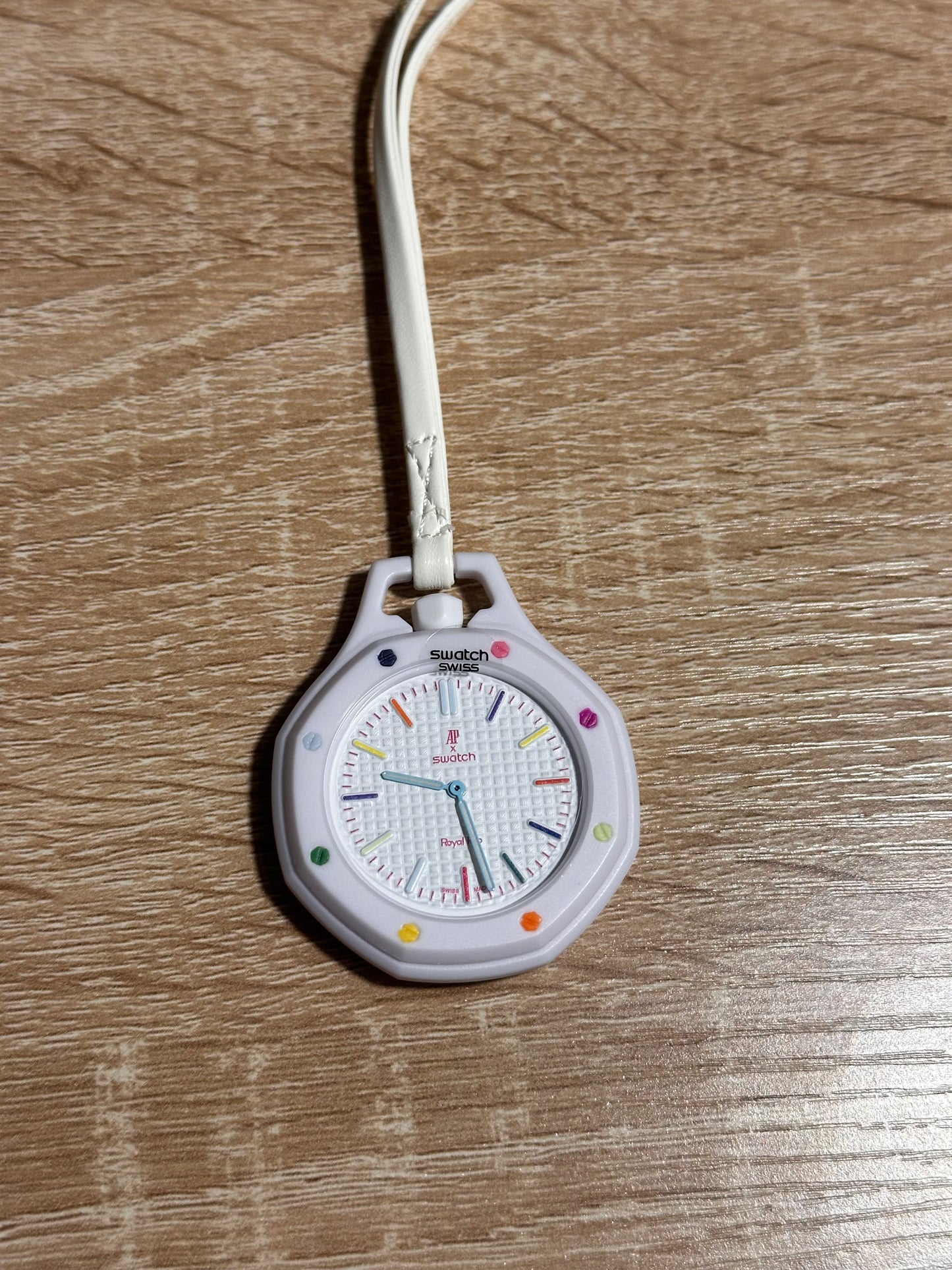 ROYAL POP AP X SWATCH HUIT BLANC