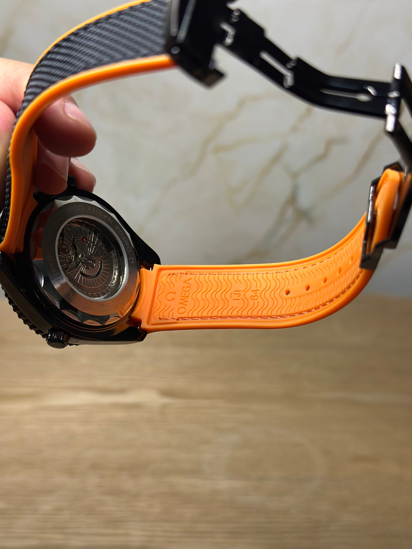 Omega Seamaster Planet Ocean AUTOMATICO fondo verde bisel naranja