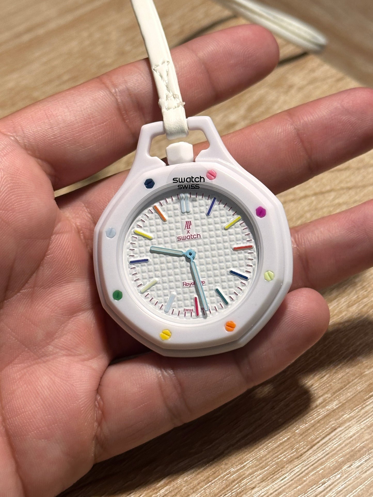 ROYAL POP AP X SWATCH HUIT BLANC