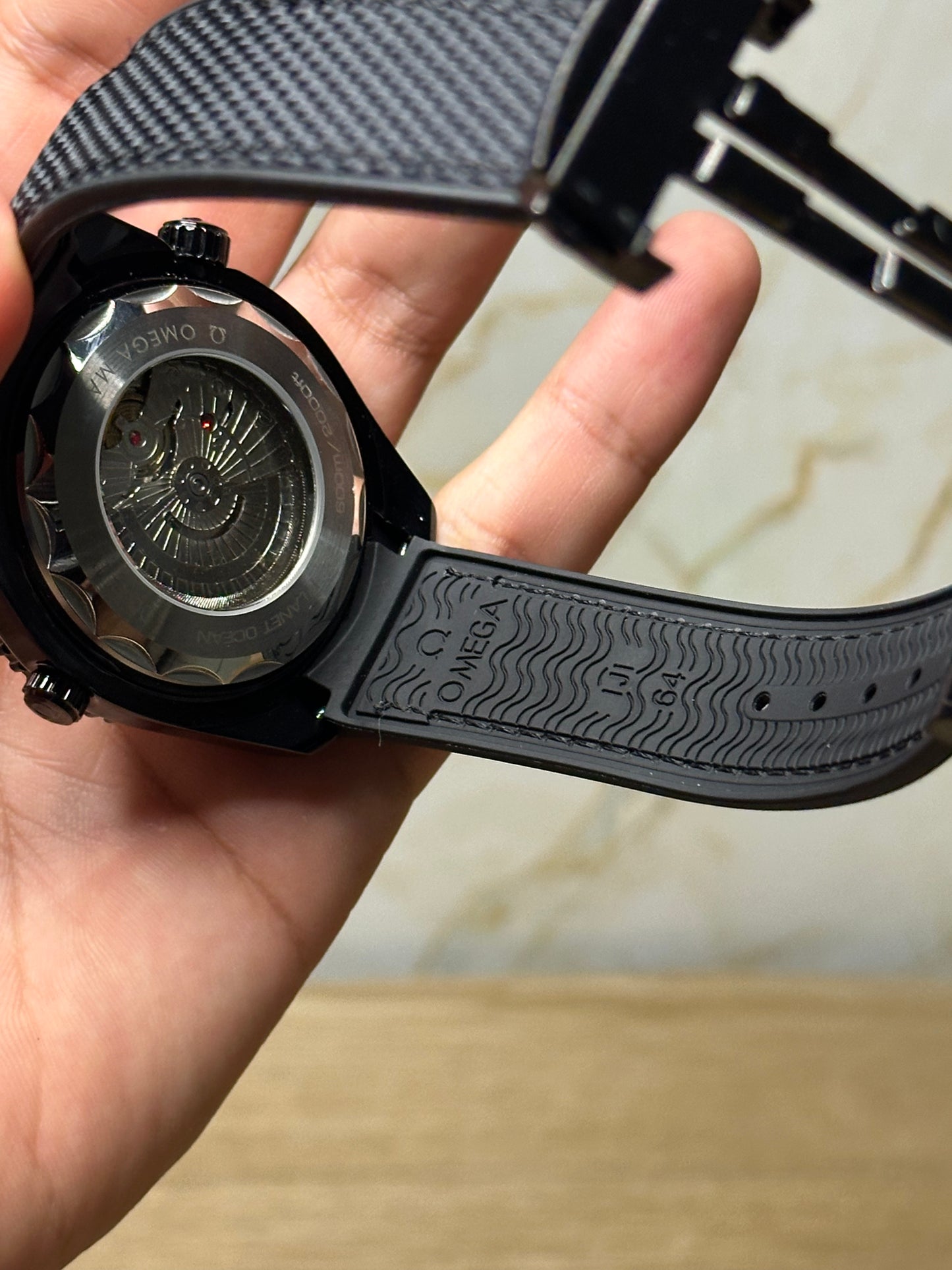 Omega Seamaster Planet Ocean AUTOMATICO fondo negro bisel negro