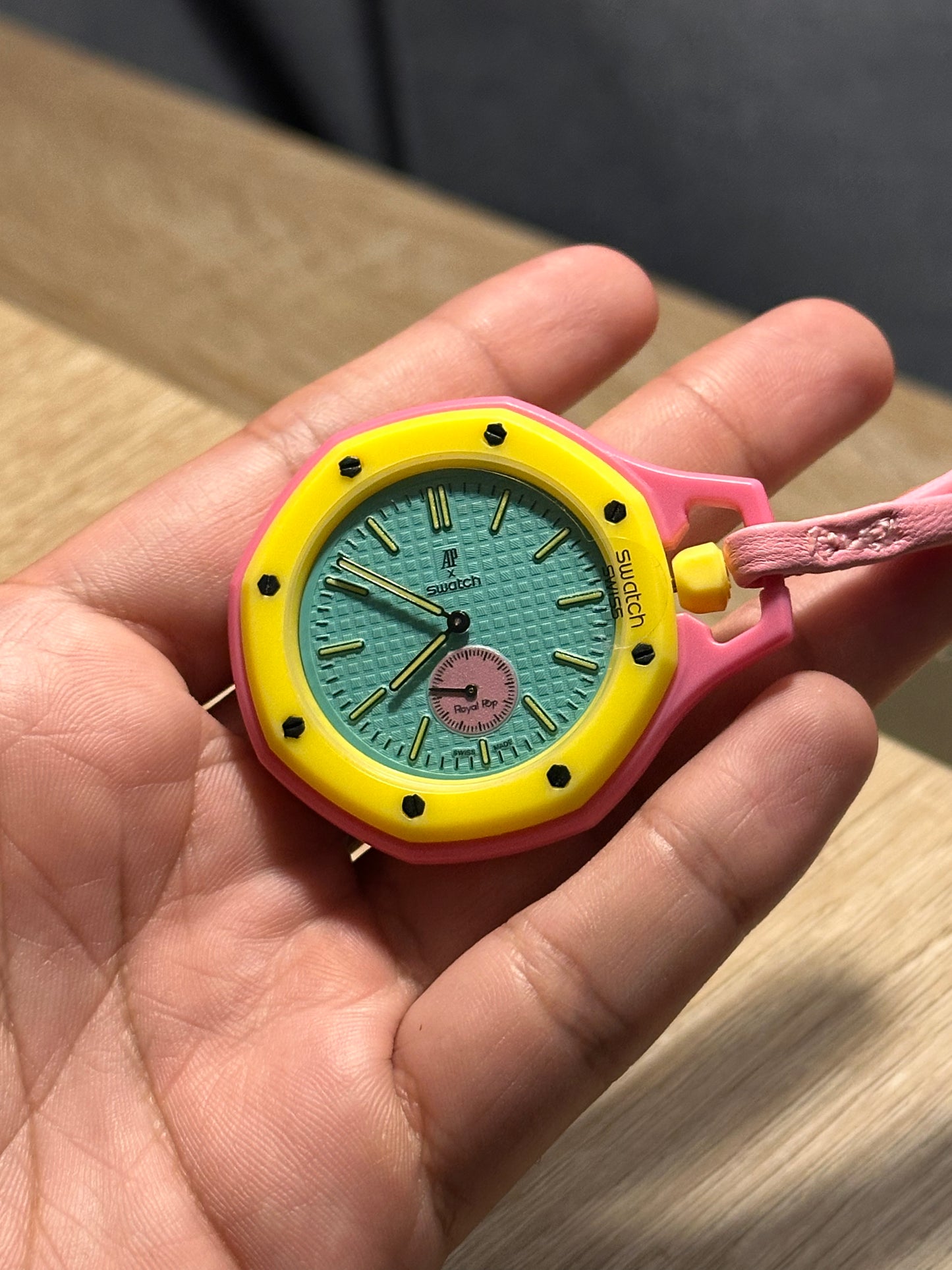 ROYAL POP AP X SWATCH OTG ROZ