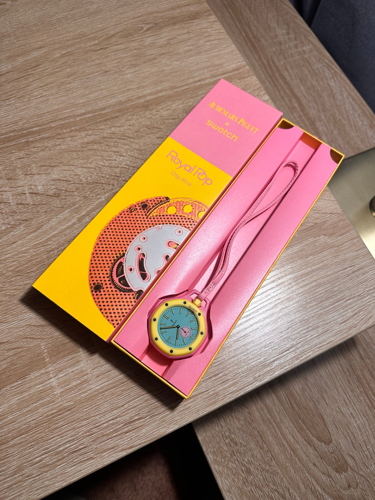 ROYAL POP AP X SWATCH OTG ROZ
