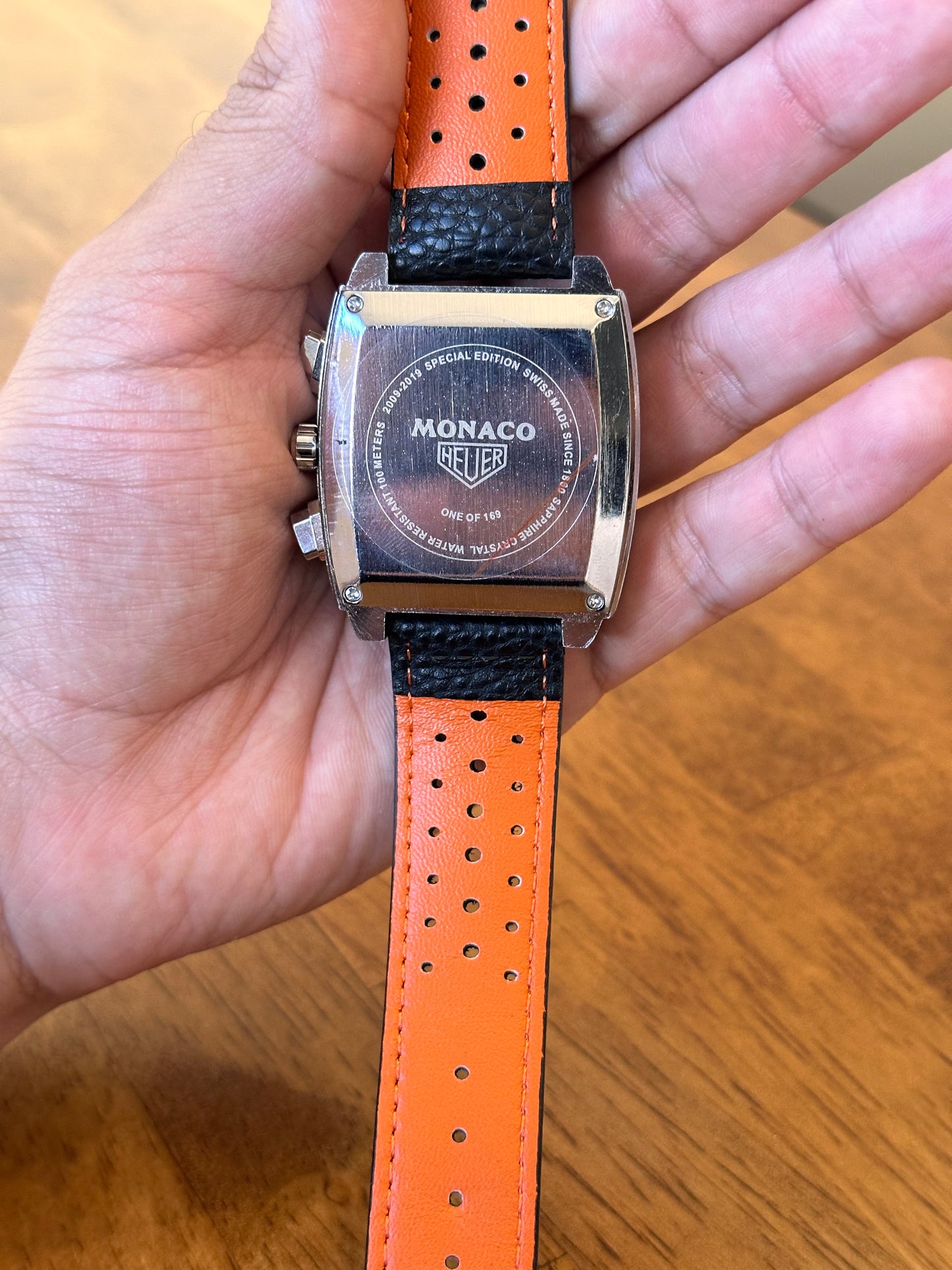 TAG HEUER MONACO X GULF FONDO NEGRO CAJA PLATEADA