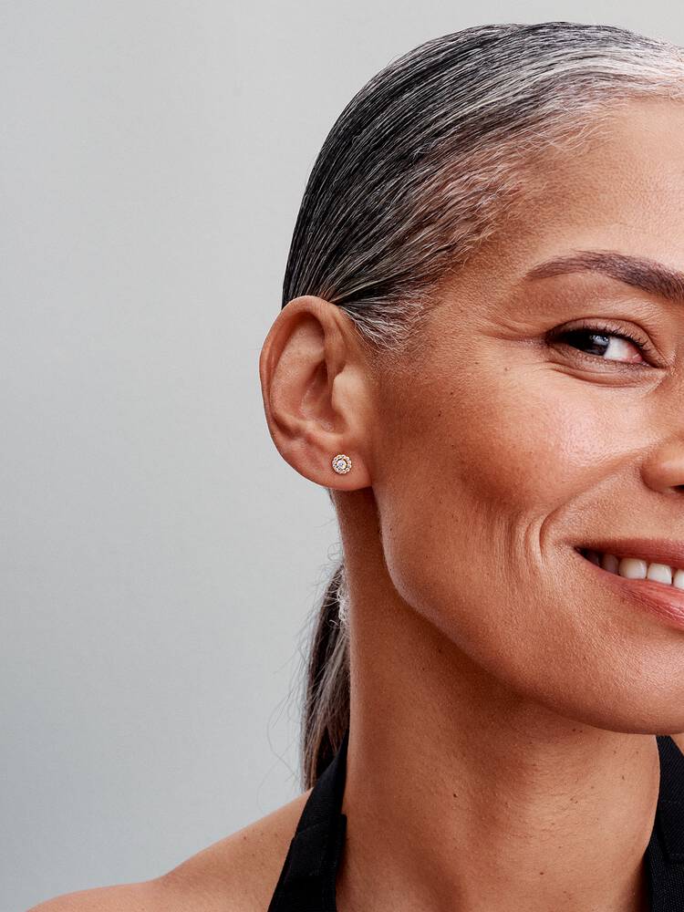 Aretes Pandora de Botón Halo Redondo en Pavé