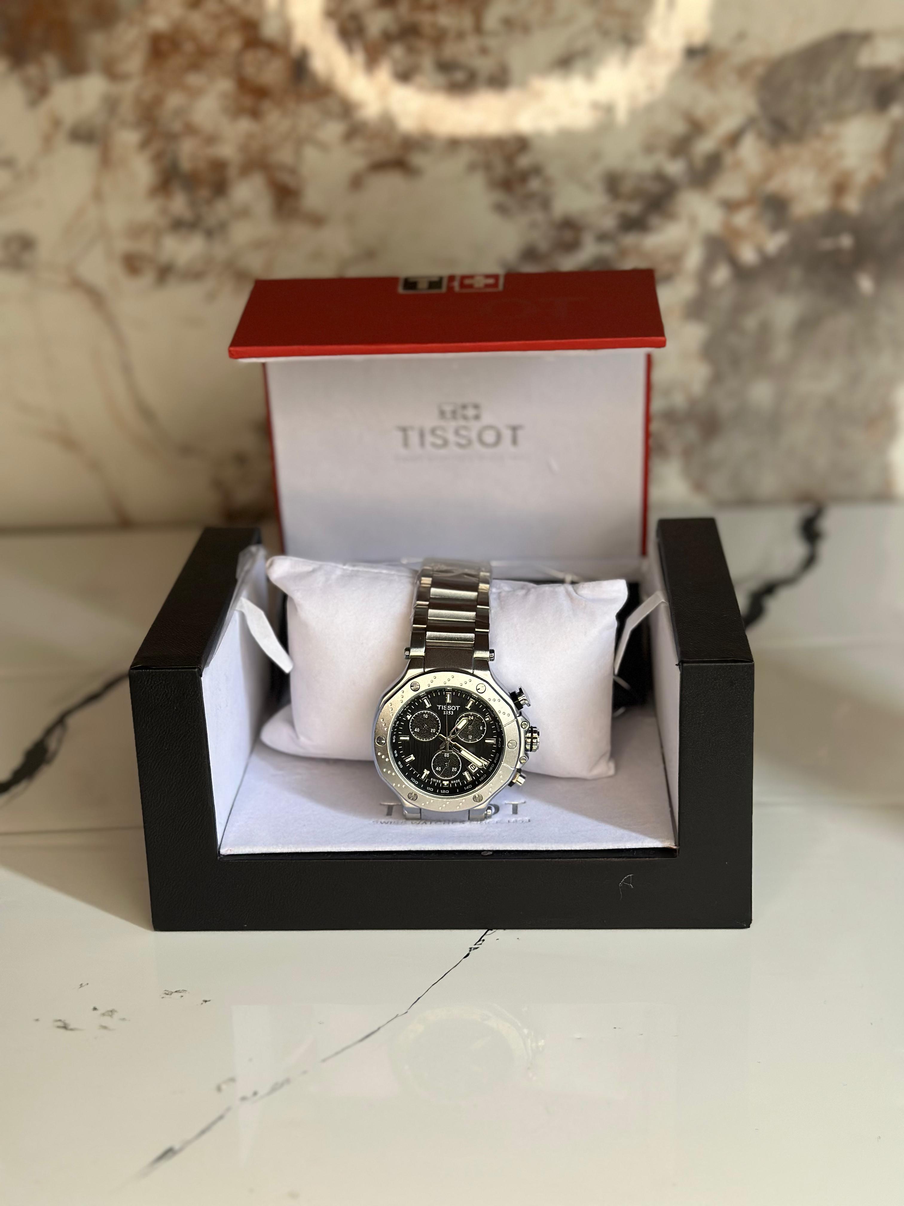 Reloj Tissot edición especial MOTO GP fondo oscuro pulsera metálica