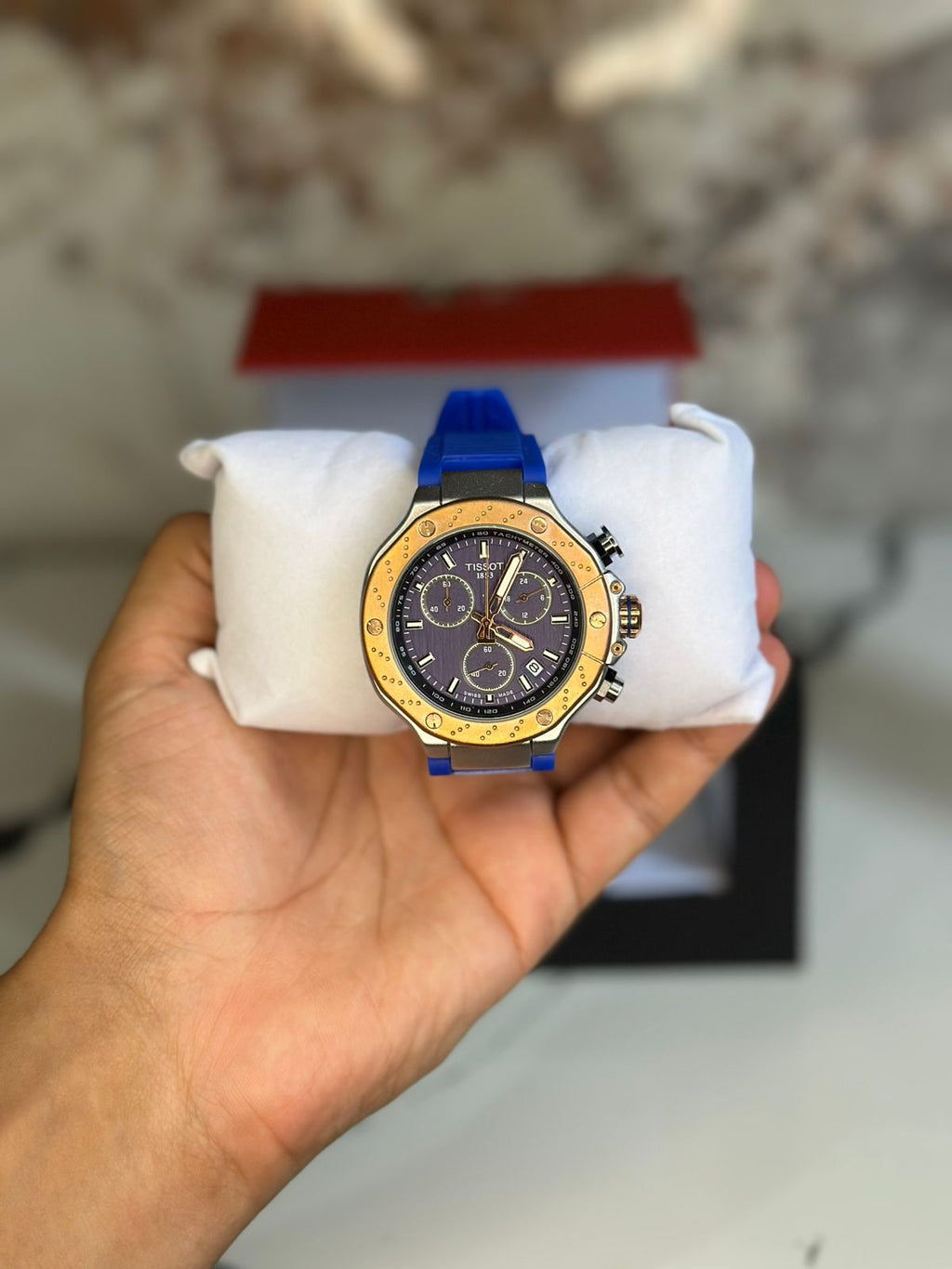 Reloj Tissot edición especial MOTO GP fondo azul pulsera azul bisel dorado con plateado