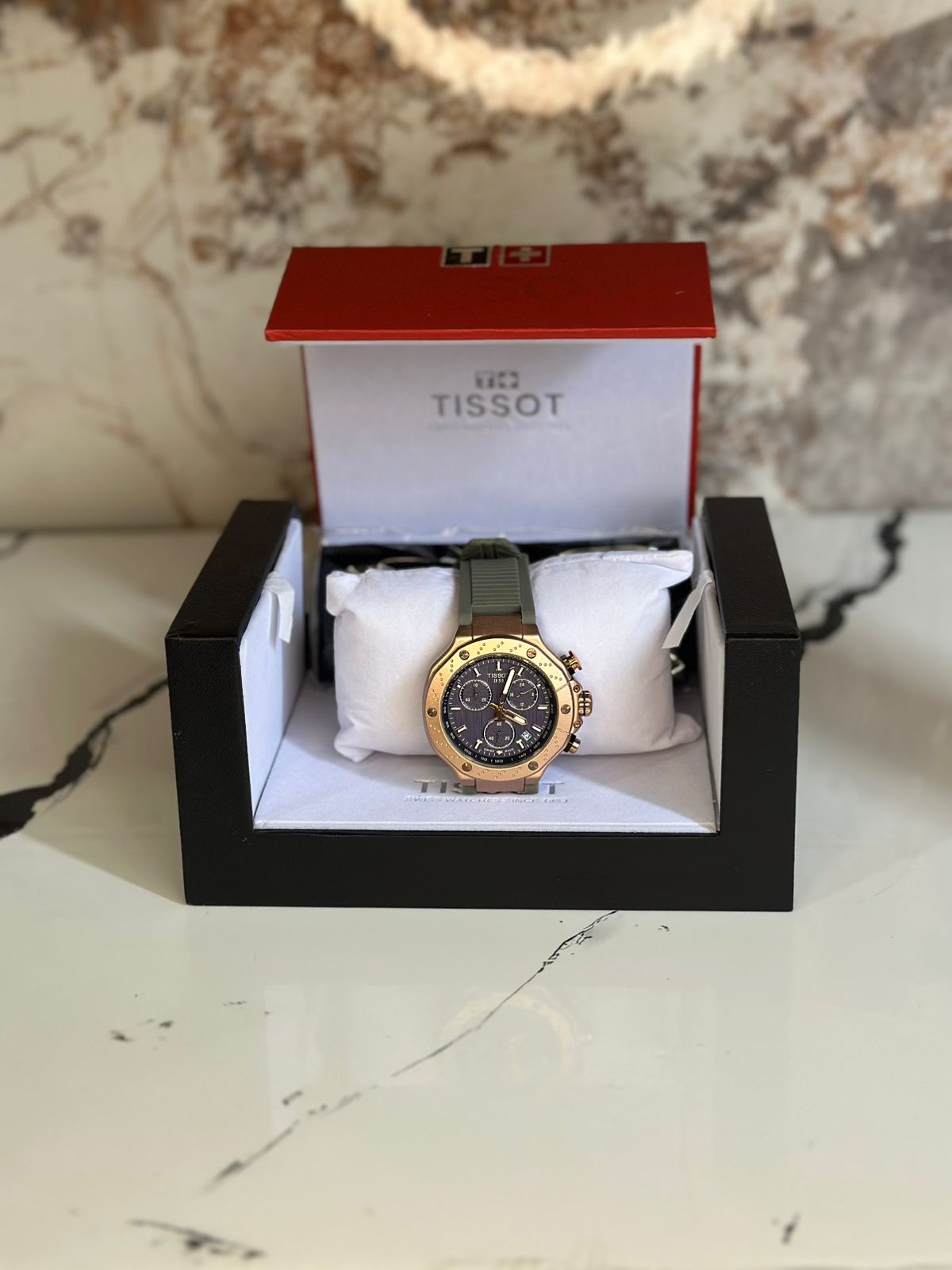 Reloj Tissot edición especial MOTO GP fondo azul pulsera gris bisel dorado