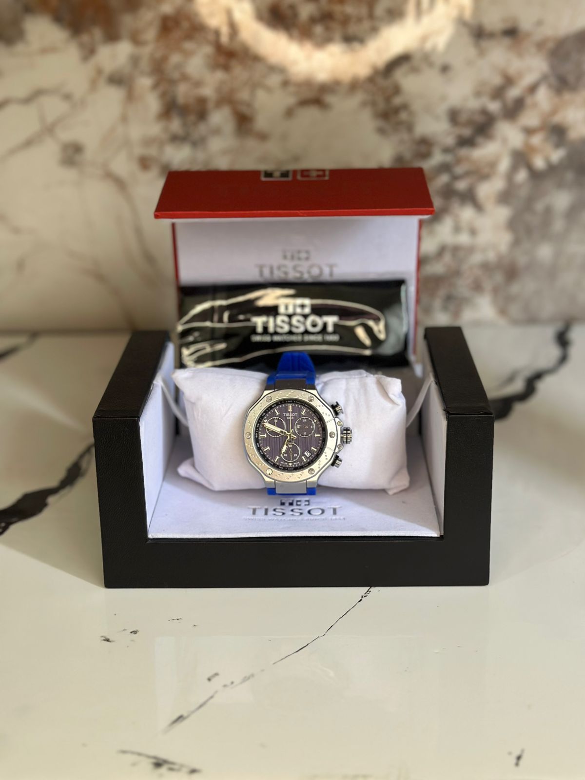 Reloj Tissot edición especial MOTO GP fondo azul pulsera azul bisel plateado