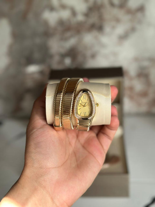 RELOJ BULGARI DORADO FONDO DORADO