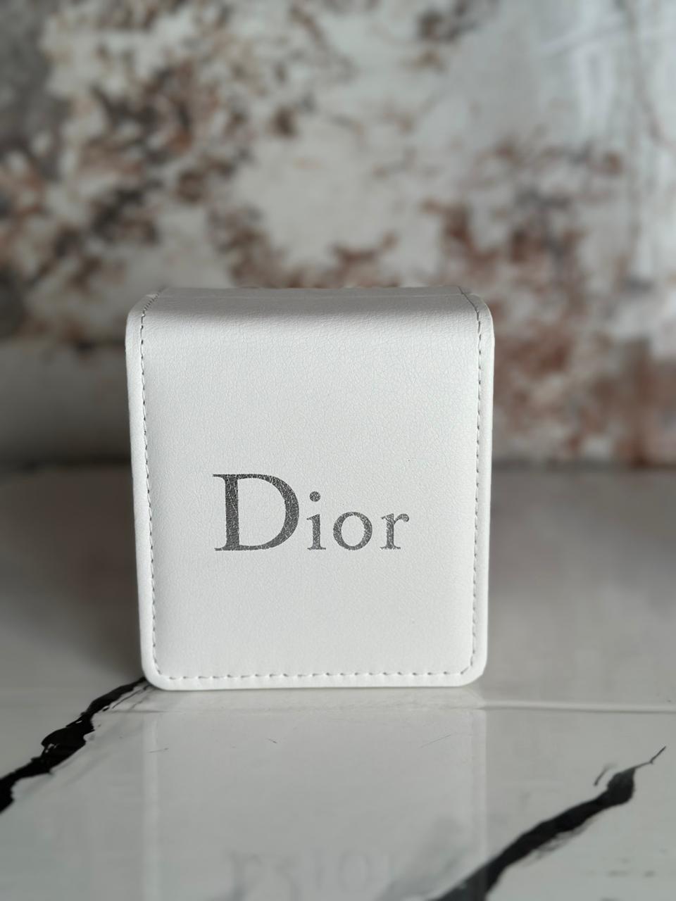 Reloj Dior para dama oscuro